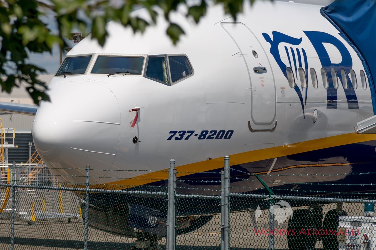 民航早报：瑞安航空高密度布局版本737-8200