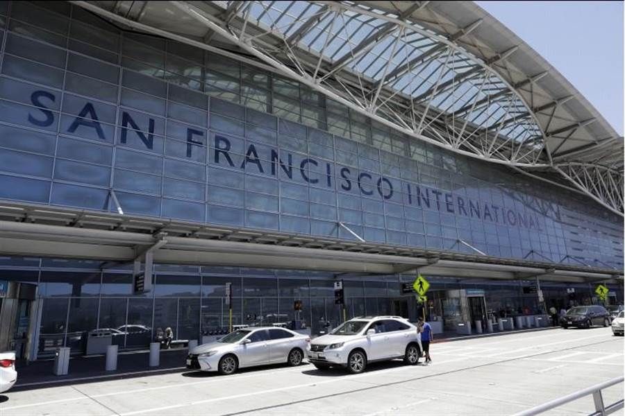 航空界首例 旧金山机场8月20日起禁售一次性瓶装水