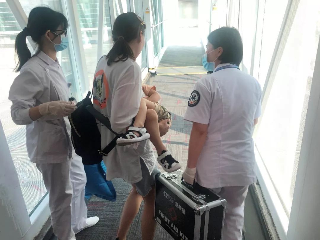 武汉至银川飞机上3岁男童心跳骤停 飞机果断返航-国际快递费在线查询