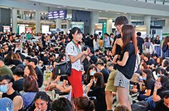 停飞暴动机长前 仍有国泰航空空姐参与非法集会-中东国际空运
