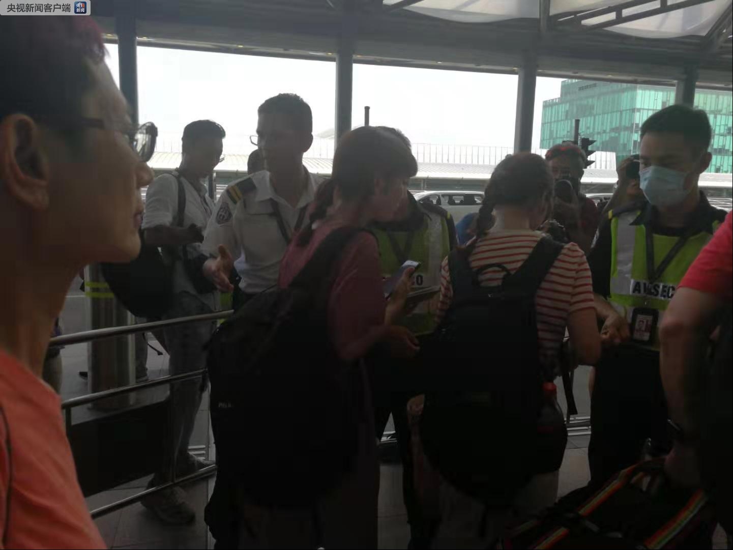 香港机管局继续实施航班重新编配 14日约130班航班取消