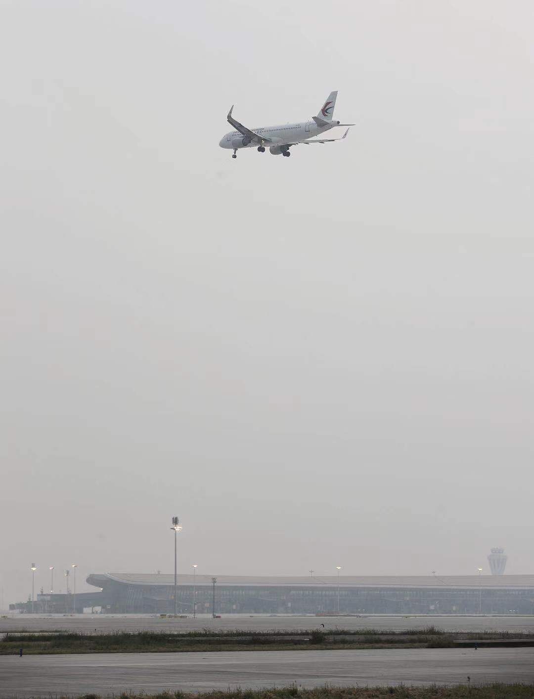 东航领衔大兴机场第二阶段验证试飞-香港空运