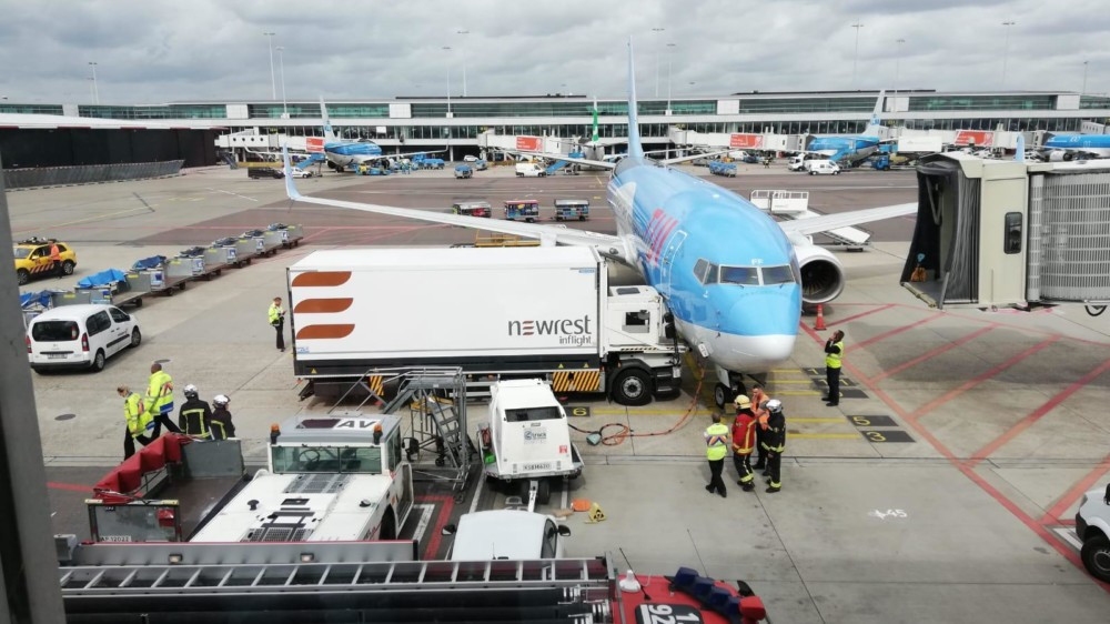 史基浦机场发生“车祸”：卡车撞坏一架波音737-澳大利亚国际快递