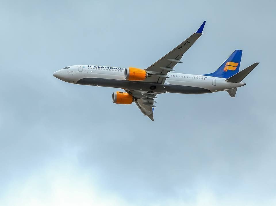 冰岛航空将被停飞的波音737MAX运往图卢兹停放