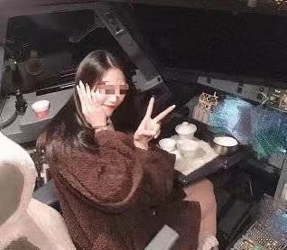 桂林航空高层因女网红进驾驶舱集体被罚！董事长被警告扣三月工资
