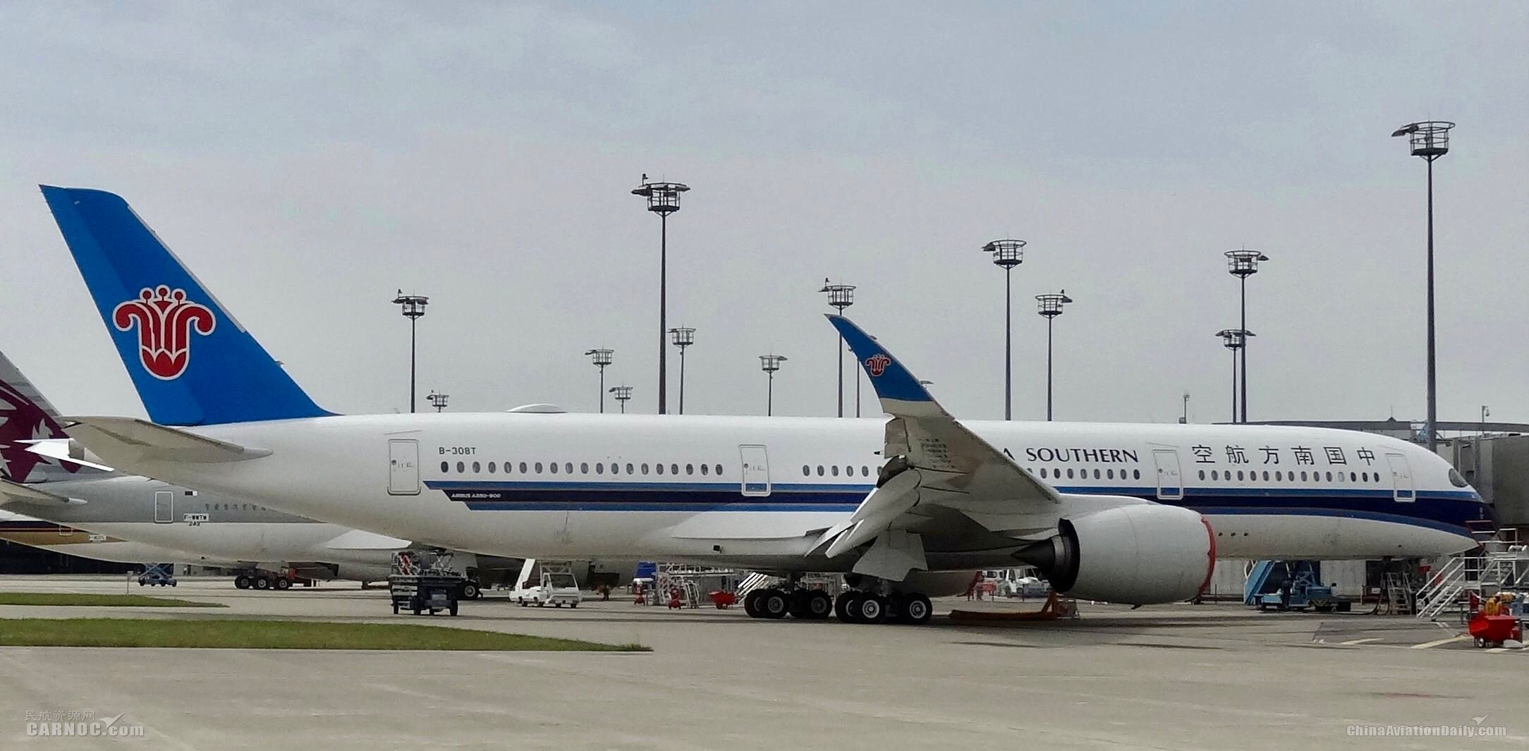 南航进博会签大单 采购罗罗A350发动机包修等服务