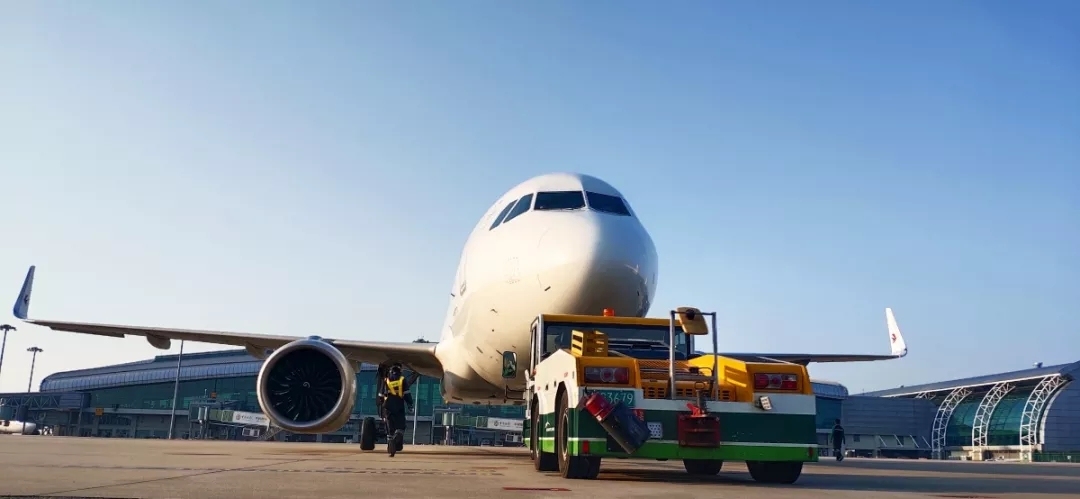 澳大利亚国际快递-国内机场首家！白云地勤机务取得A320系列飞机定检资格