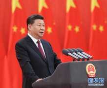 阿曼的国际快递-新华网评:致敬!共和国最闪亮的星