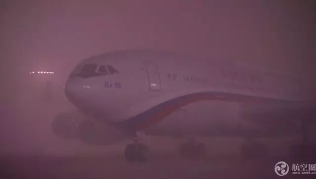 大雾天俄罗斯国防部长专机无法降落 为何普京总统专机能降？