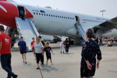香港国际空运-一澳航客机突发故障 舱内烟雾弥漫被迫返航