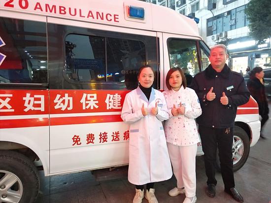 暖心！“教科书式让路”又现遂宁