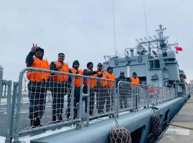 阿曼的国际快递-圣诞大礼？孟加拉海军从上海开着两艘中国造军舰回国