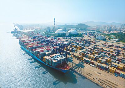 约旦的国际快递-厦门港集装箱船舶智能装卸平台上线试运行