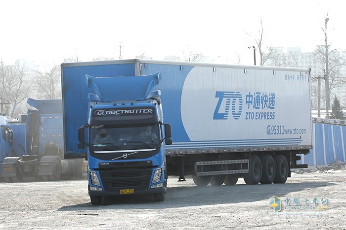 北京中通快递使用的沃尔沃卡车