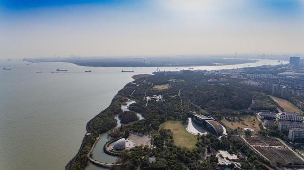 伊朗空运-吴淞口邮轮港见证上海国际航运中心建设