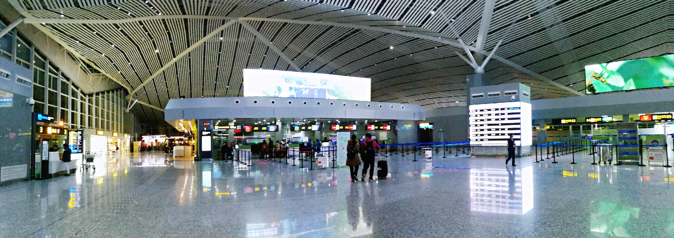 张家界机场预计运输旅客18.5万人次　摄影：李振桦