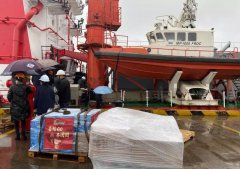宁波海运公司-首艘民间南极科考船在舟山完成综合海事服务开赴南极洲