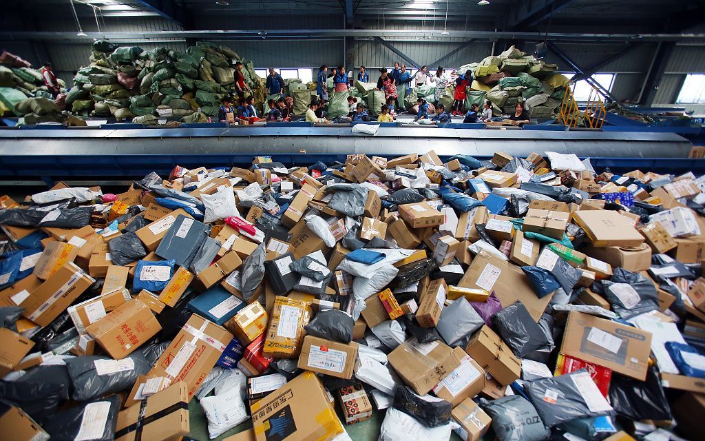 全国范围邮政快递网点将禁止使用不可降解的塑料包装袋等