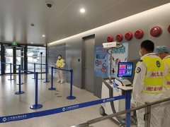 海运价格-上海对武汉来沪航班上的旅客开展体温检测