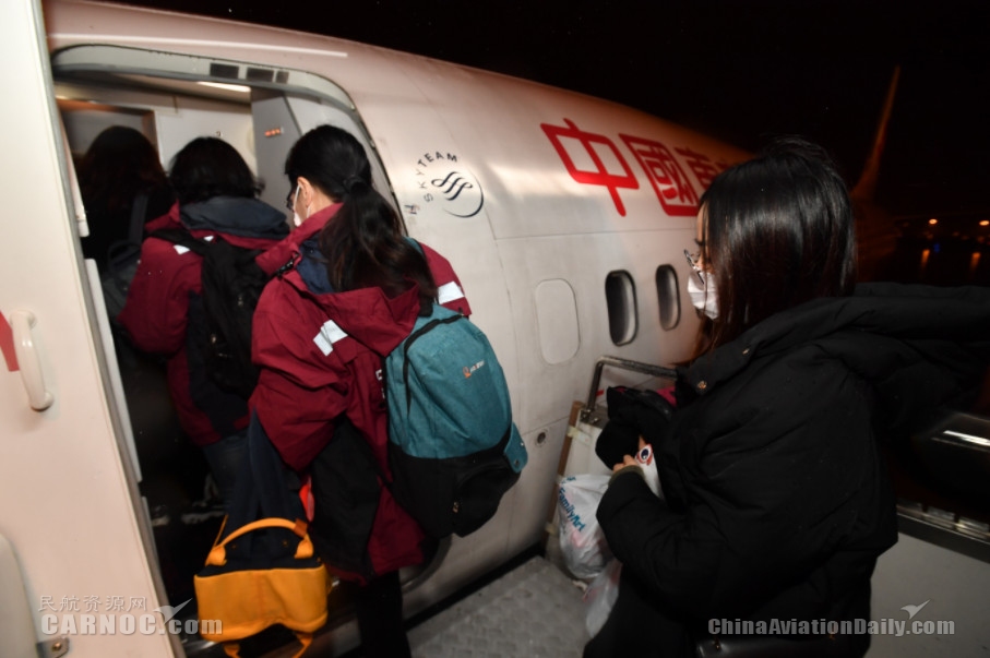 海运价格-东航包机伴着鼠年钟声起飞 运送上海首批136名医护人员驰援武汉