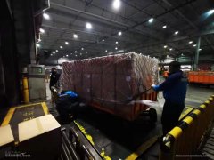 上海空运-春秋航空组织包机运送防疫物资