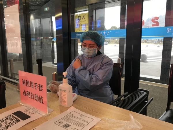 日本空运到中国-九寨黄龙机场：以白衣为铠 与病毒相搏