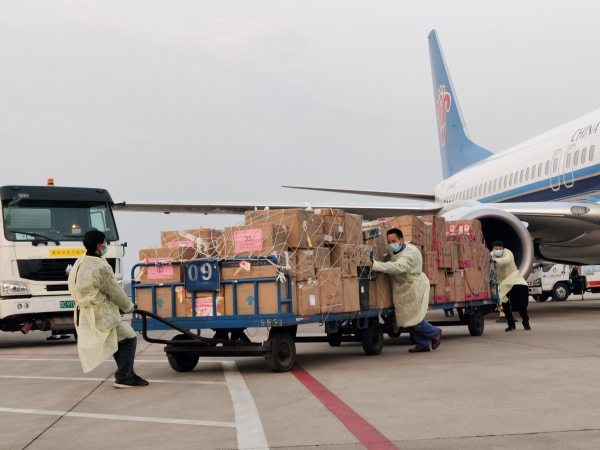 非洲国际国际快递-宜建钟情|三峡机场圆满完成福建首批对口支援医疗队包机保障任务