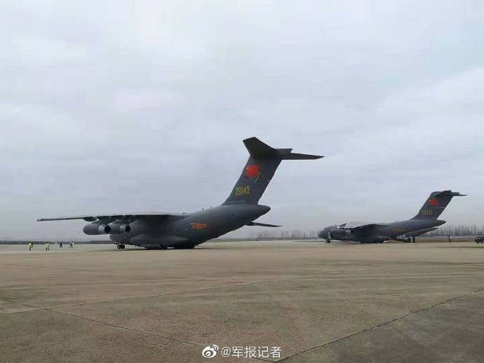 视频：胖妞来了！国产大型运输机首次投入武汉战斗