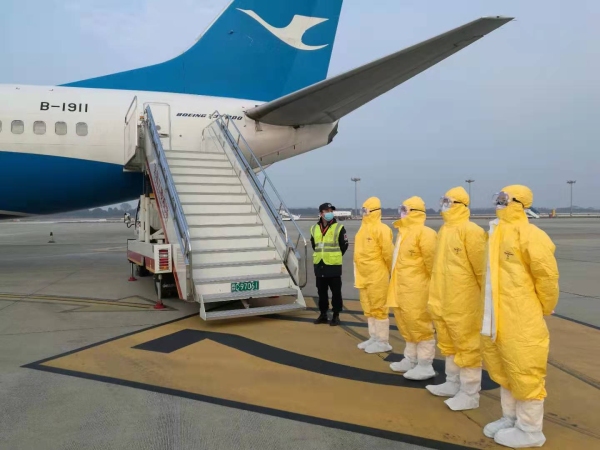 货代公司-宜昌机场：我们在保障现场，迎接福建医疗队到来！