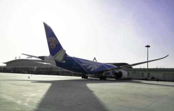 乌克兰航空-新疆喀什242名农民工乘坐南航787梦想客机出疆务工（附图）