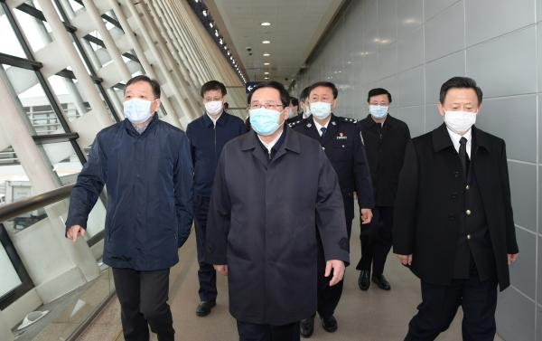 李强检查浦东国际机场，对精准有效防控境外疫情输入再部署