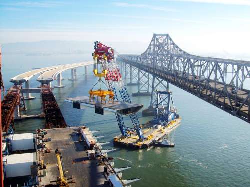 双清关到门中国海工技术新突破 振华制美国钢桥7月完工