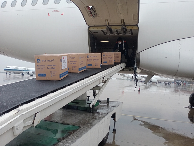 常州机场全力保障援助荷兰防疫物资快速发运