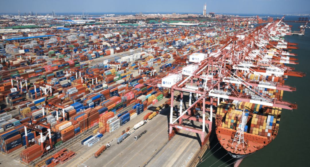 海运费查询-青岛港年赚37.9亿！实现集装箱吞吐量 2,101 万TEU