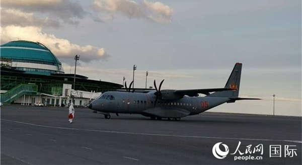 哈萨克斯坦派军机赴华迎接中国医疗专家组