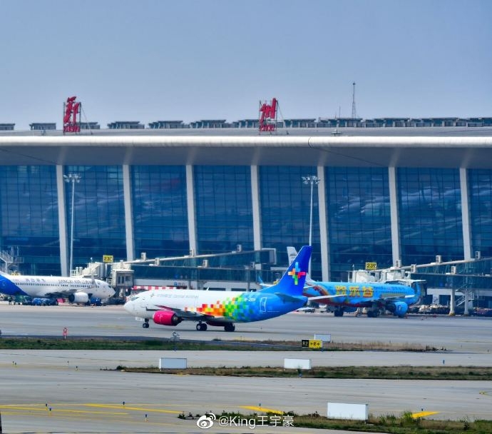 中州航空首架737飞抵郑州新郑国际机场