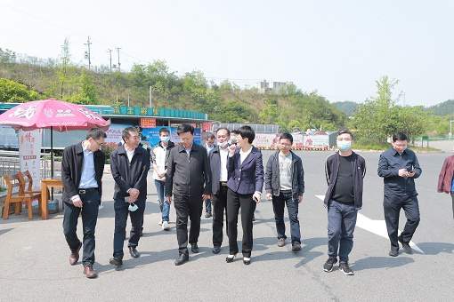 [四川]省交通运输厅党组书记、厅长罗佳明到巴南公司调研服务区工作（图）