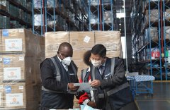 李南临时代办与拉马福萨总统共同出席南非企业从中国采购抗疫物资运抵交接仪