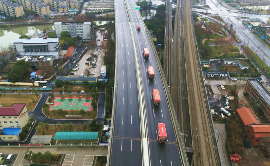  京东物流 以亚洲一号为代表的 智能物流仓群、以 无人科技为代表的最后一公里配送 能力均在 抗疫期间发挥了重要作用
-迪拜空运