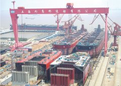 外高桥造船10万吨级双向破冰油轮线型设计取得重大突破!
-国际空运港口