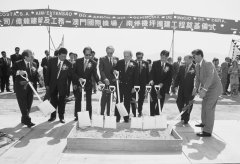 深切哀悼股东及前董事会副主席何鸿粲博士
-国际航空货运