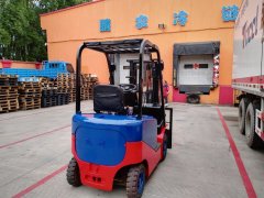产成品转移；为销售企业提供物流支持；为商业连锁企业提供多供点进货
-杜阿