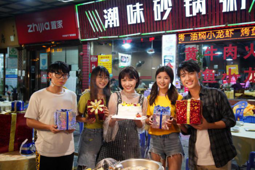 #毕业分别时有多不舍# 校园托运就用顺丰快运