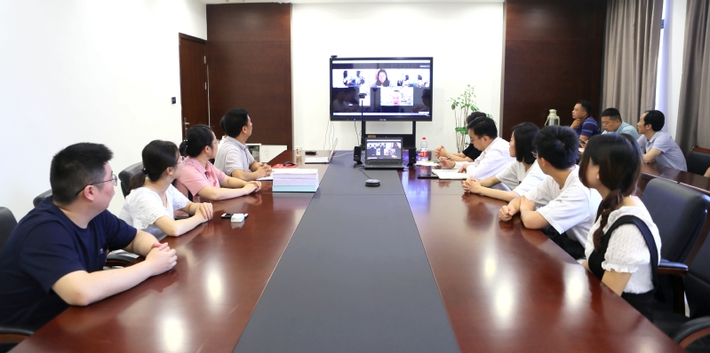 我校工商治理专业接受江苏省本科专业综合评估专家现场考察