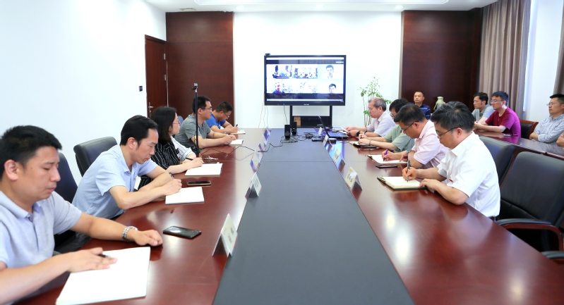 我校工商治理专业接受江苏省本科专业综合评估专家现场考察
