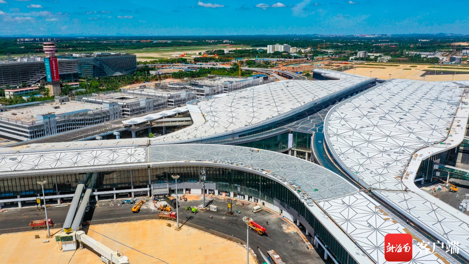 海口美兰机场二期主体工程即将完工
-国际快递价格