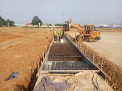 正在进行室外管网及消防水池施工
-上海机场代码