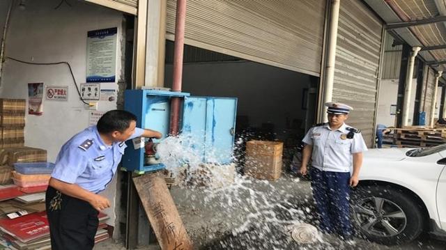 消防救援大队：深进物流园开展消防安全专项检查