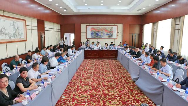 甘肃省物流行业协会参加“民企进桂”甘肃省专题座谈会