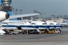 9月21日起，南航恢复在疆航班量超九成（附图）
-国际快递价格表